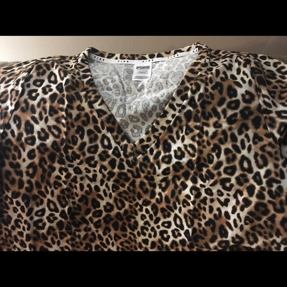 VS leopard t shirt NIP LARGE
